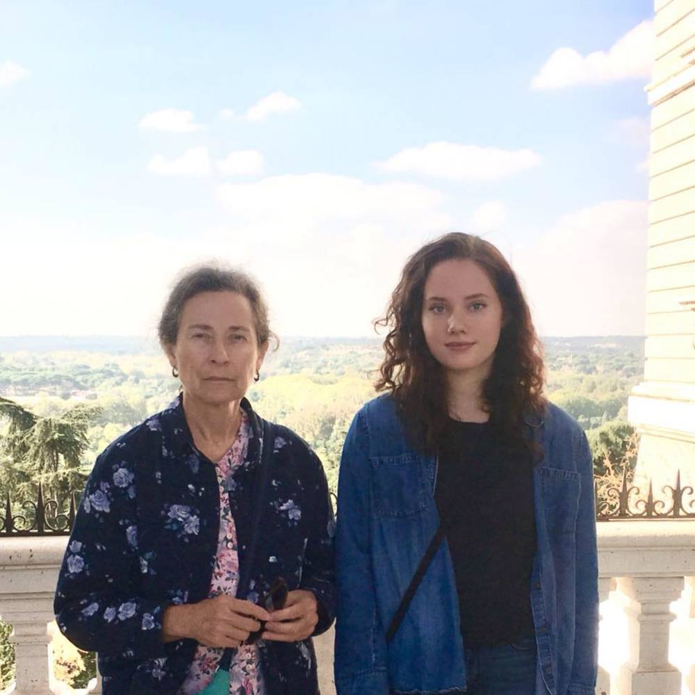 Meet your Posher, Moira